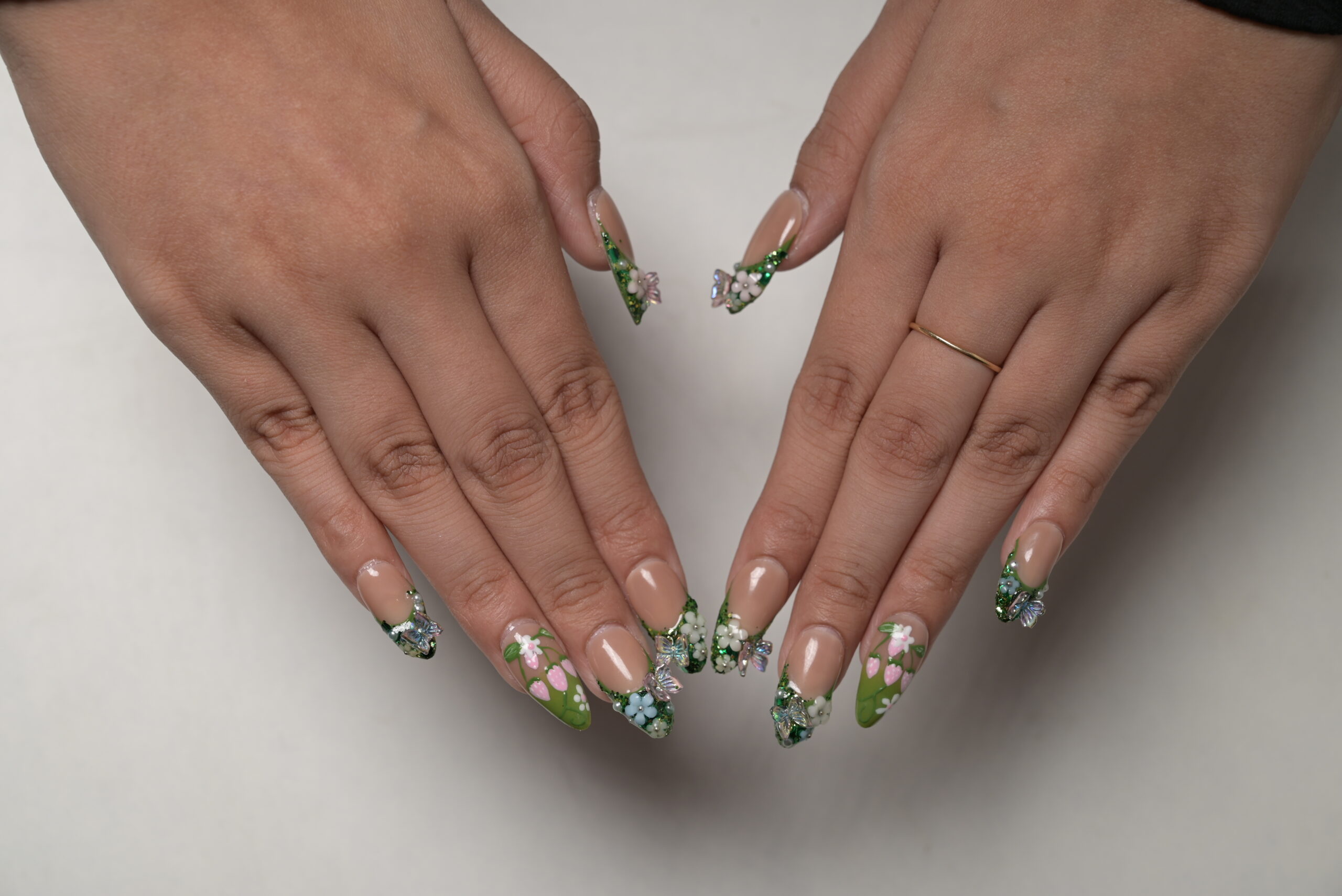 Phenomenails 30D Holographic Gel Nail Paint - Image 9