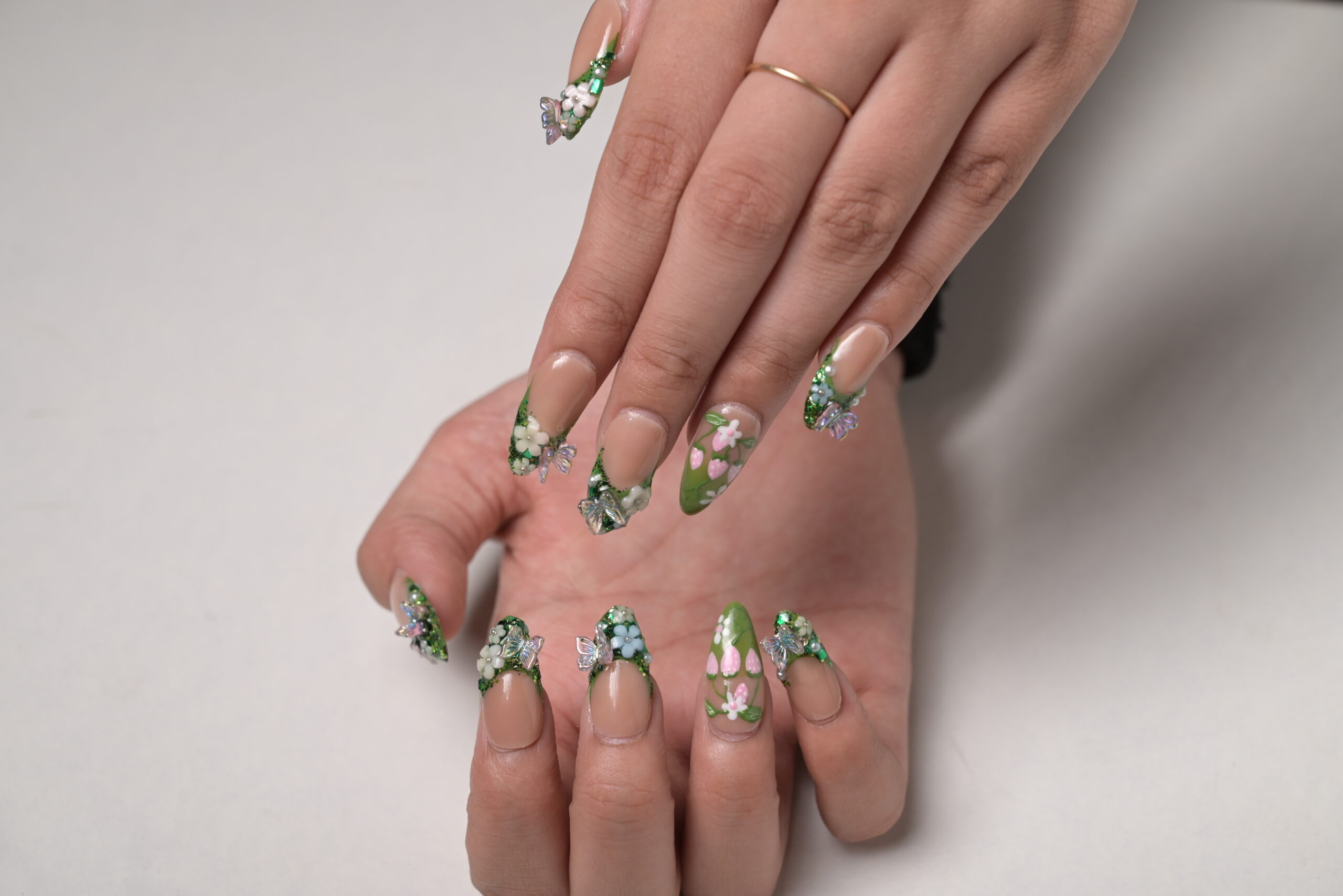 Phenomenails 30D Holographic Gel Nail Paint - Image 7