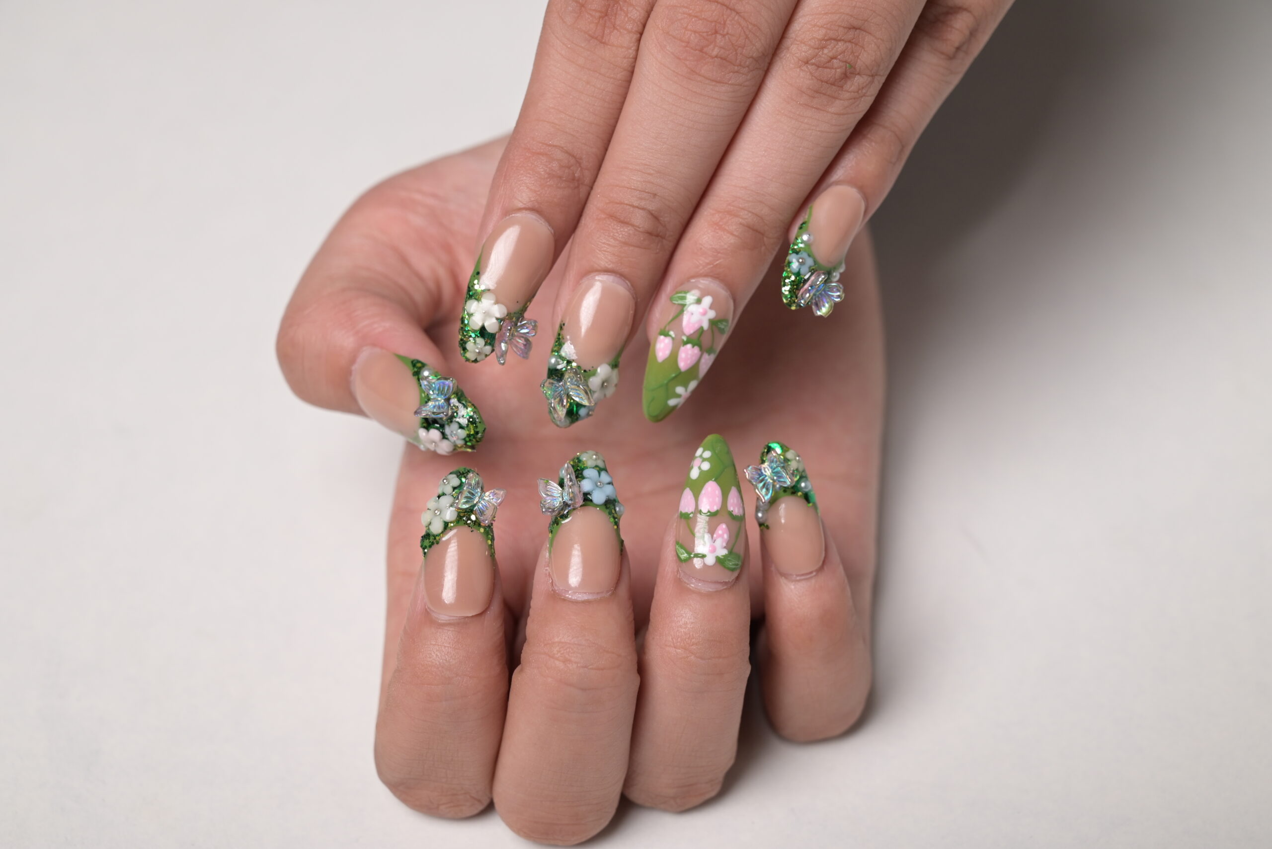 Phenomenails 30D Holographic Gel Nail Paint - Image 4