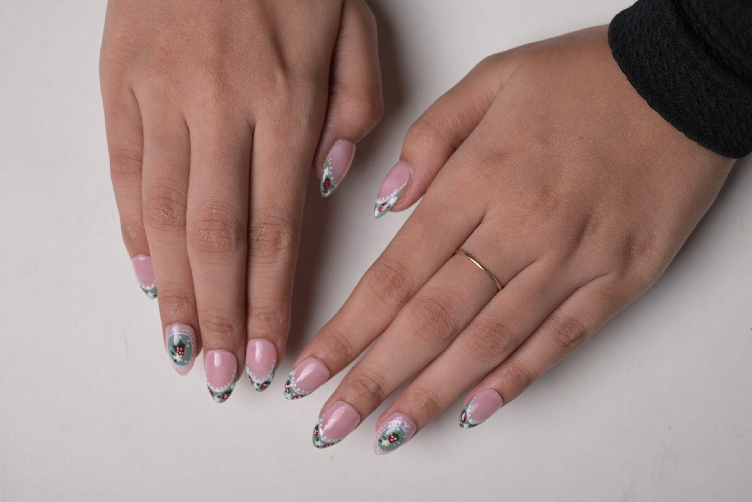 Phenomenails 21D Silk Gloss Gel Nail Paint - Image 6